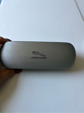 Jaguar Eyewear Hard Case – Brushed Silver